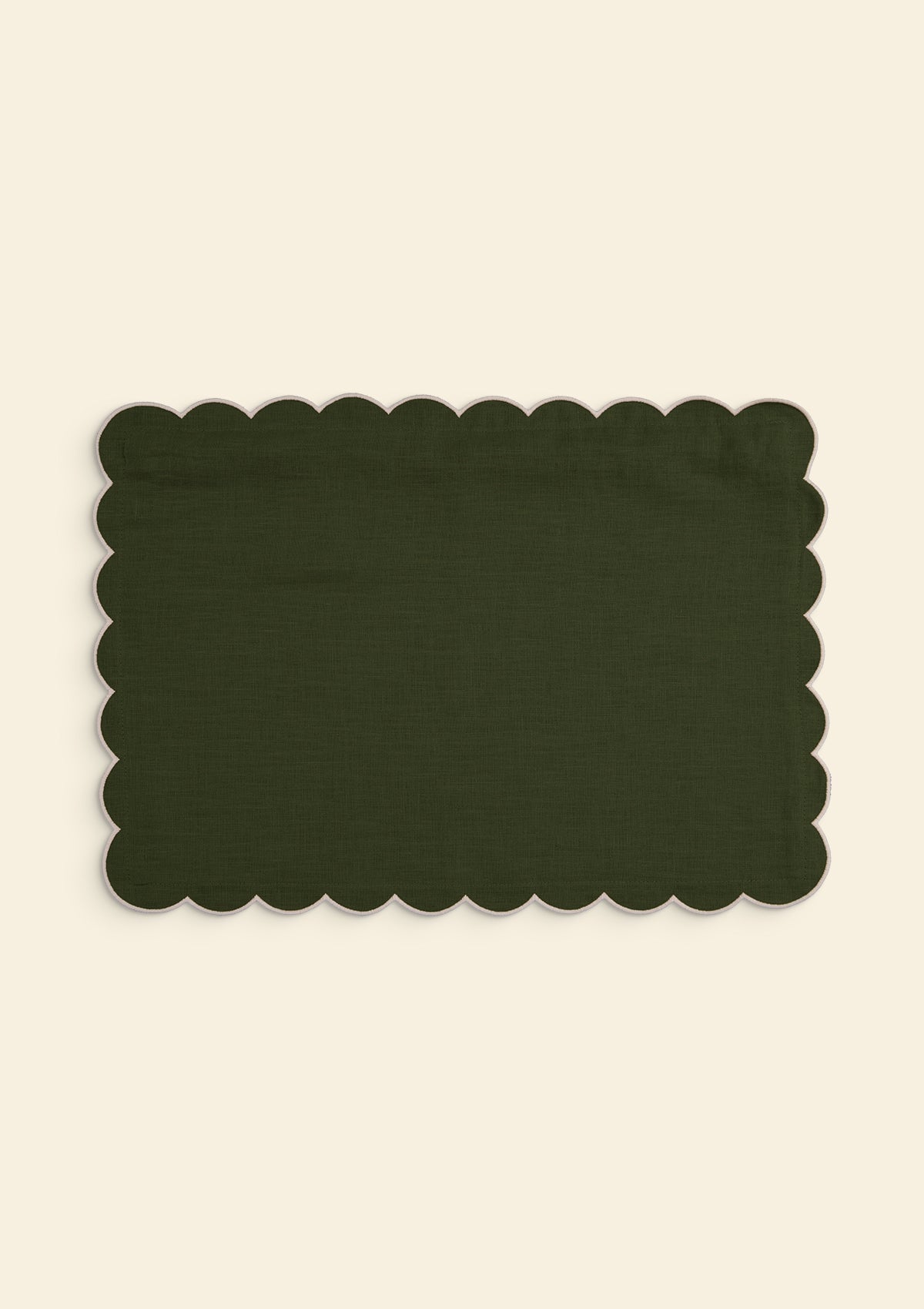 Le coussin rectangulaire en lin festonné Vert forêt & Blanc