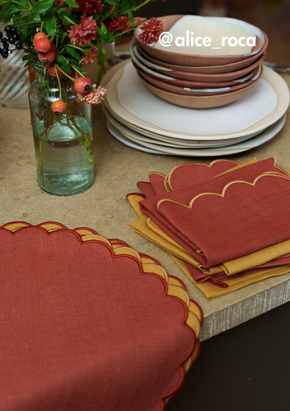 Les sets de table ronds festonnés en lin Tomette (lot de 2)
