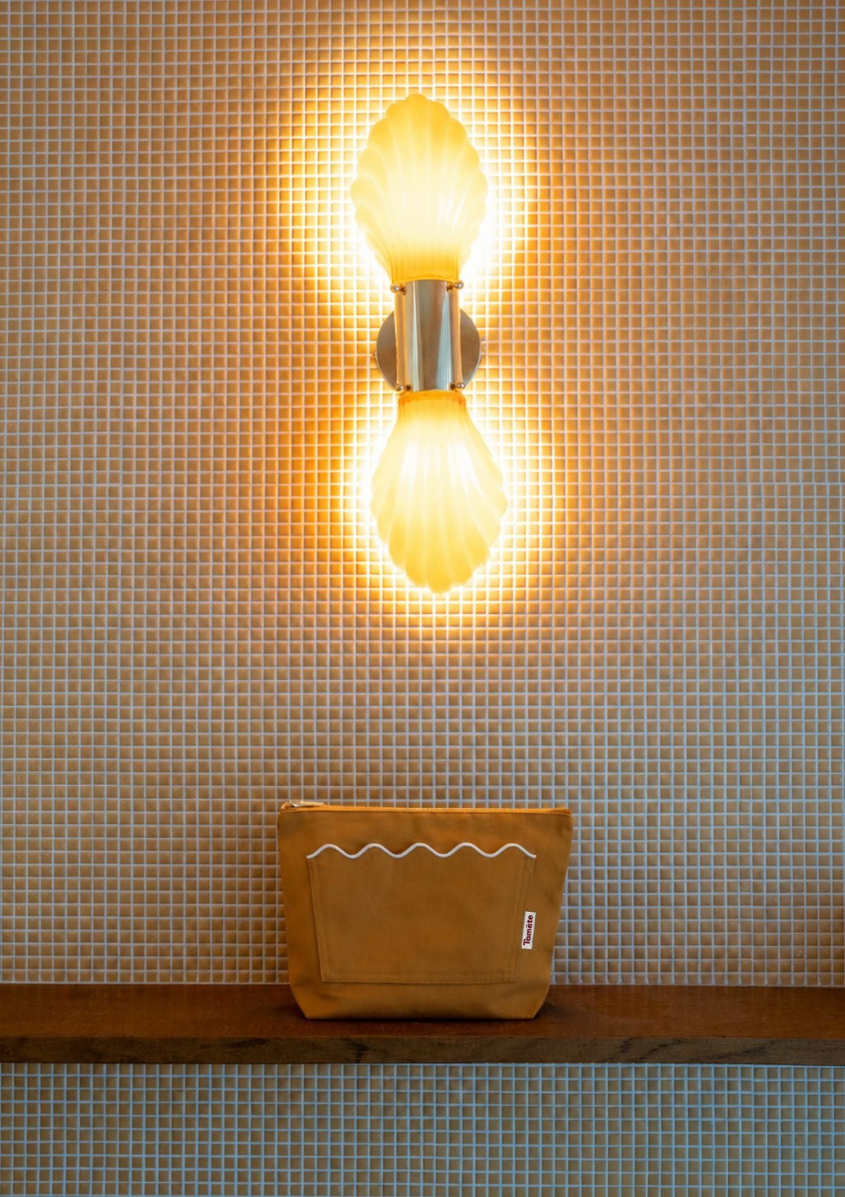 La pochette Ondes Ocre jaune & Blanc