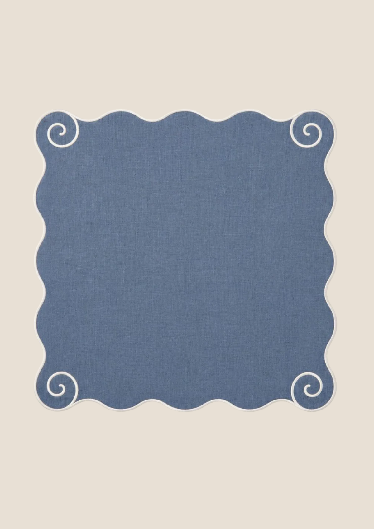 La serviette de table Volute en lin Bleu poudré & Blanc