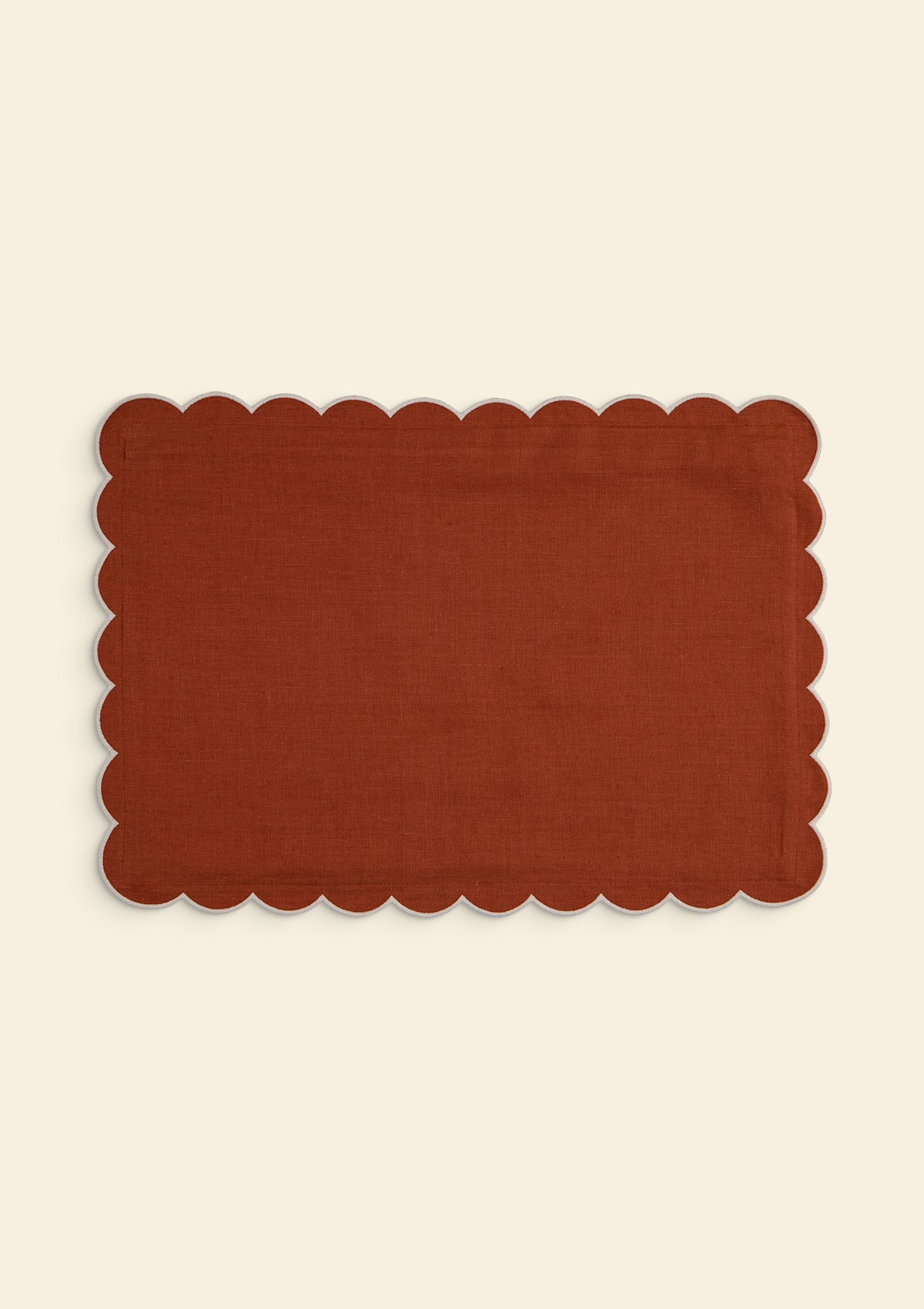 Le coussin rectangulaire en lin festonné Tomette & Blanc