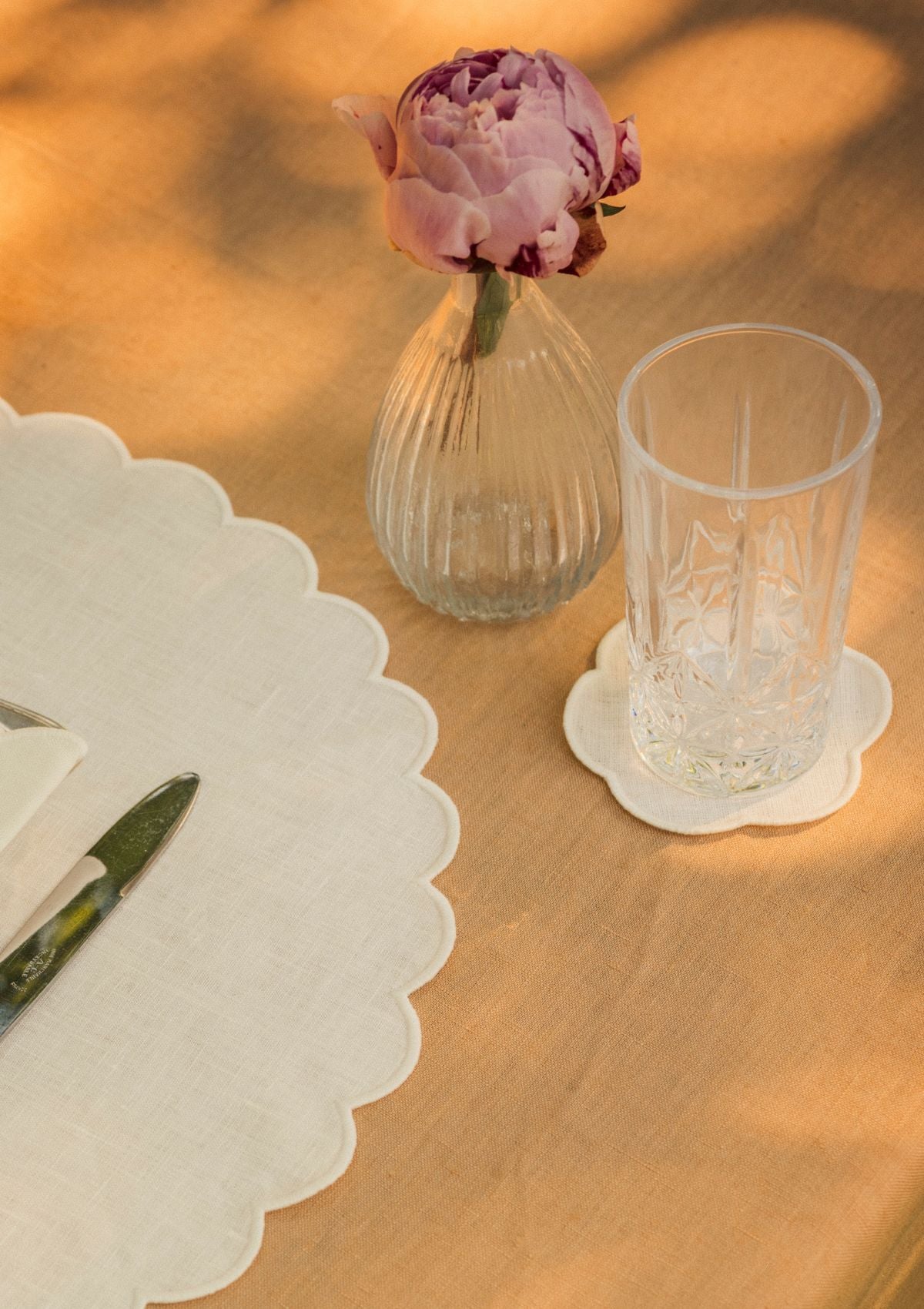 White scalloped linen coasters (set of 4)