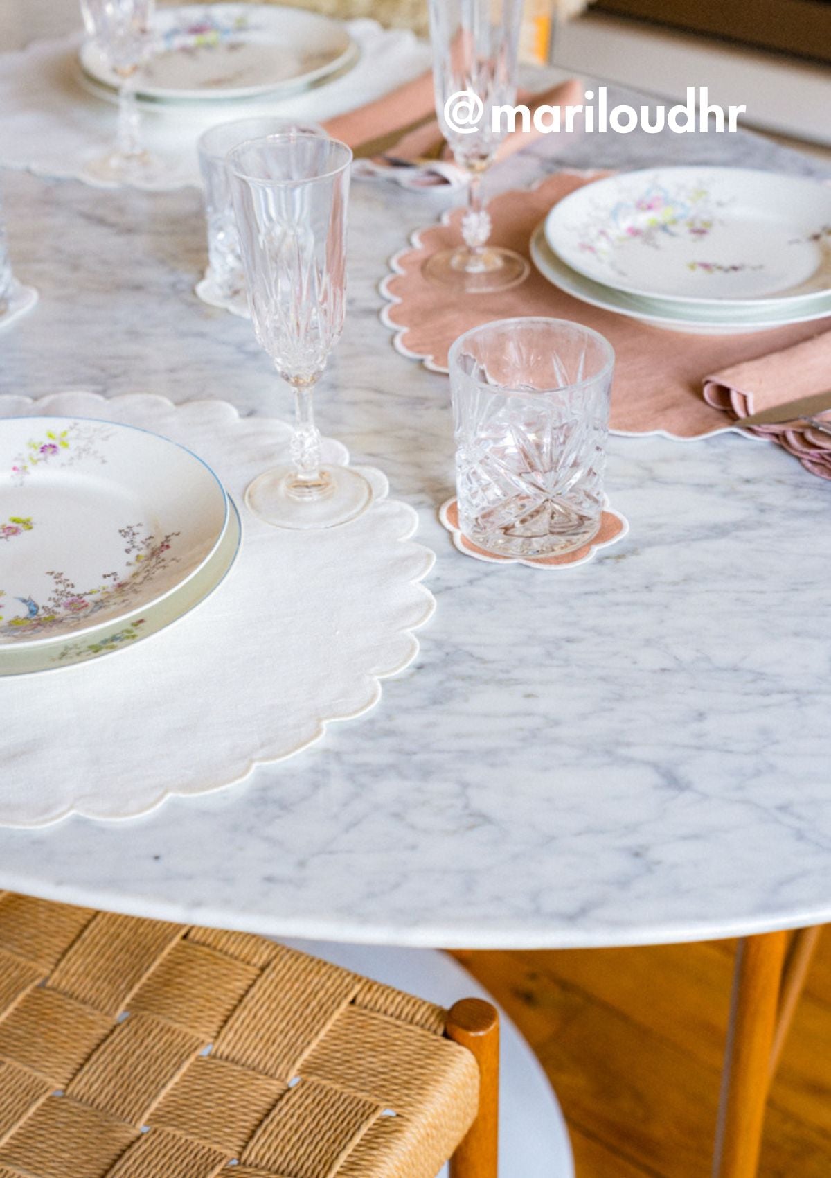 White scalloped round linen placemats (set of 2)
