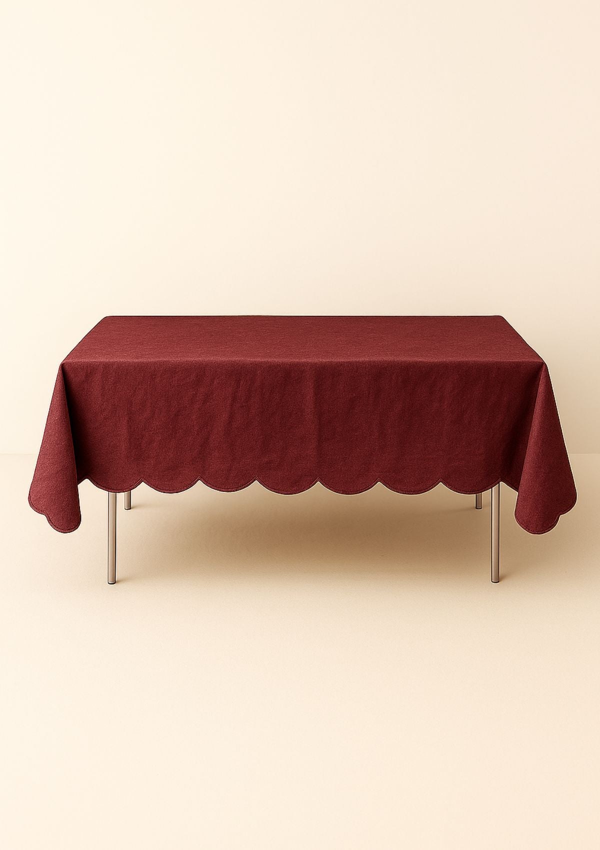 La nappe festonnée en lin Bordeaux