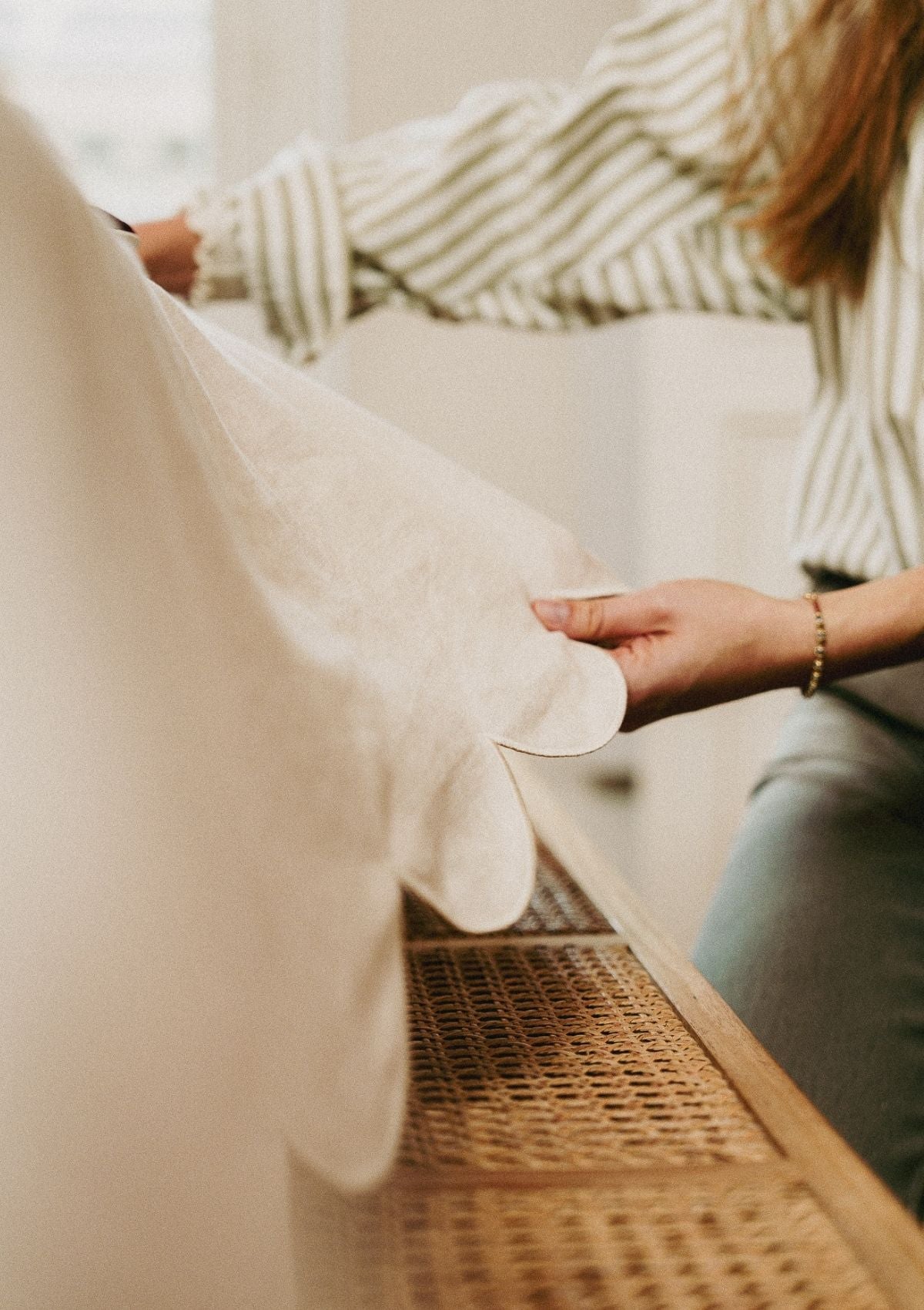 The Ivory Linen Scalloped Tablecloth