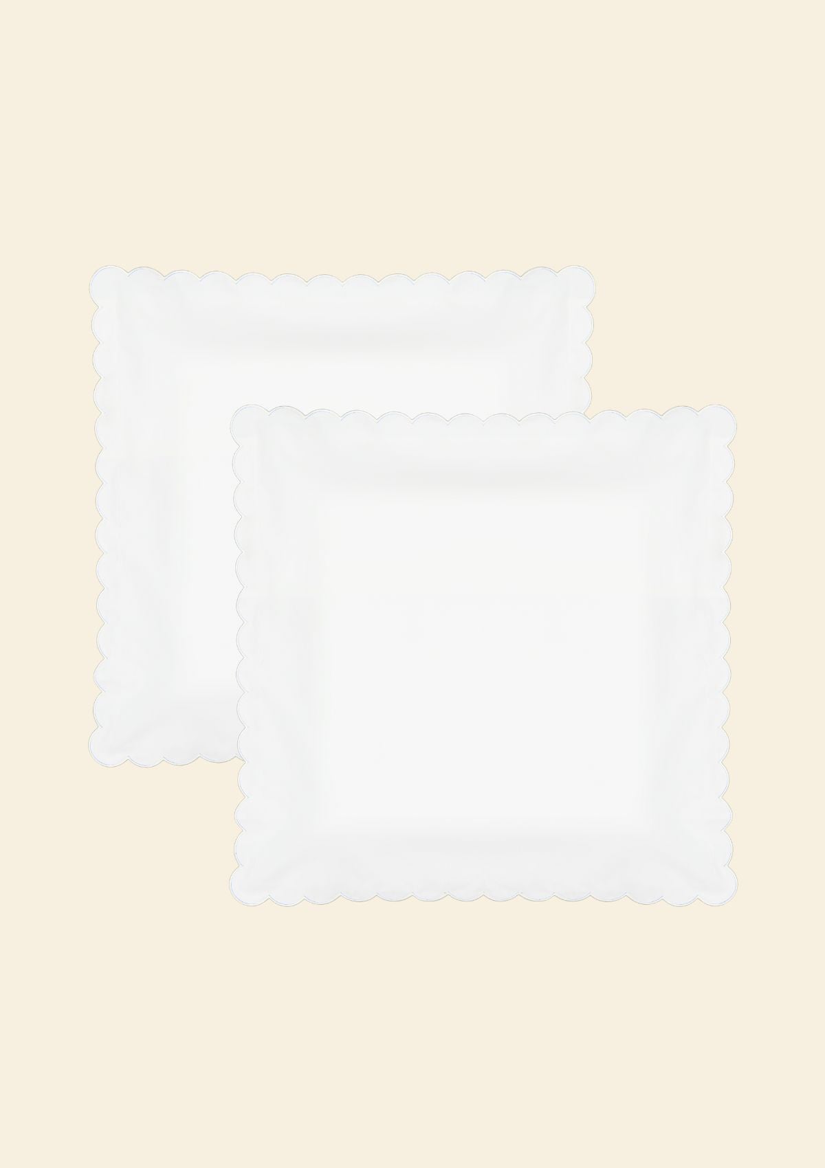 The scalloped bed set in white cotton percale