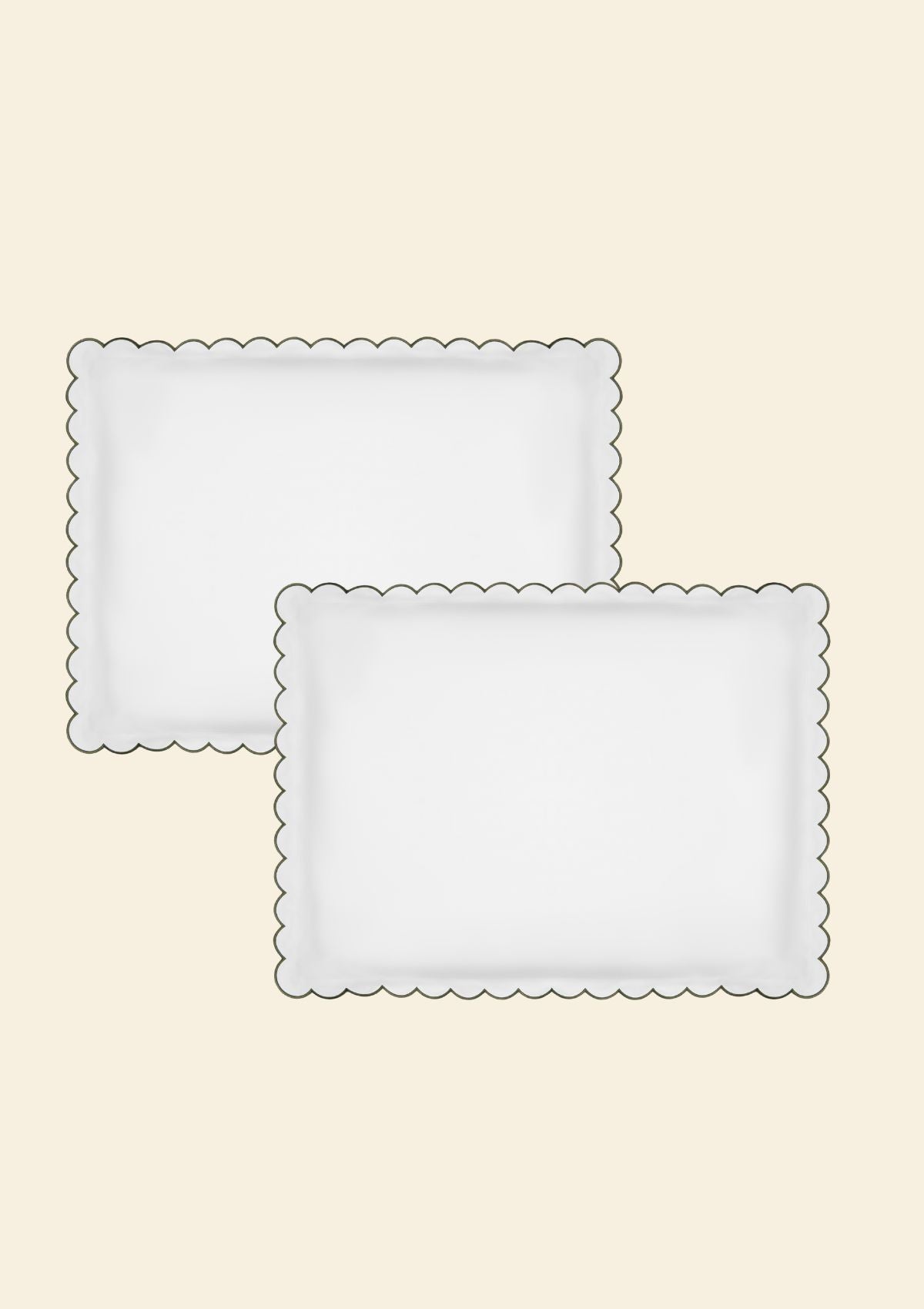The scalloped bed set in white and forest green cotton percale