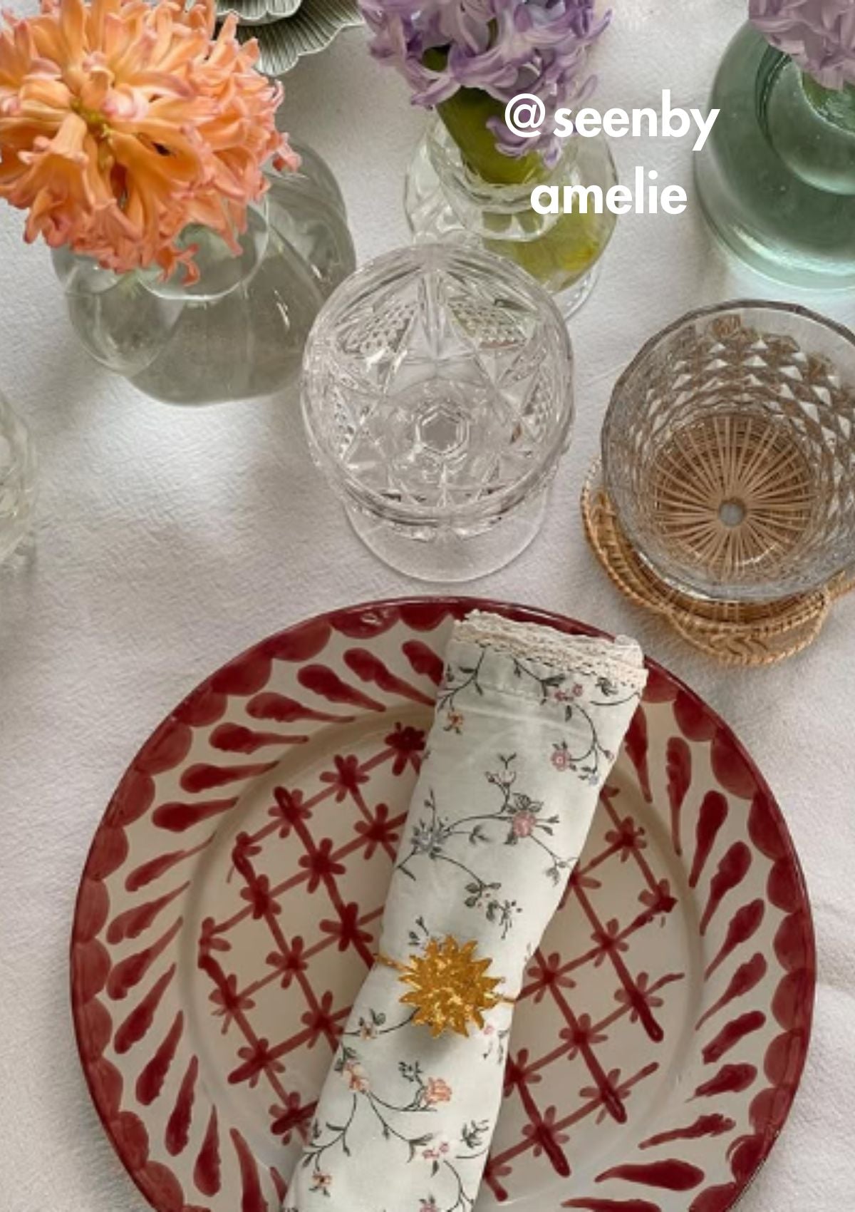 The Spiral gold jewel napkin ring