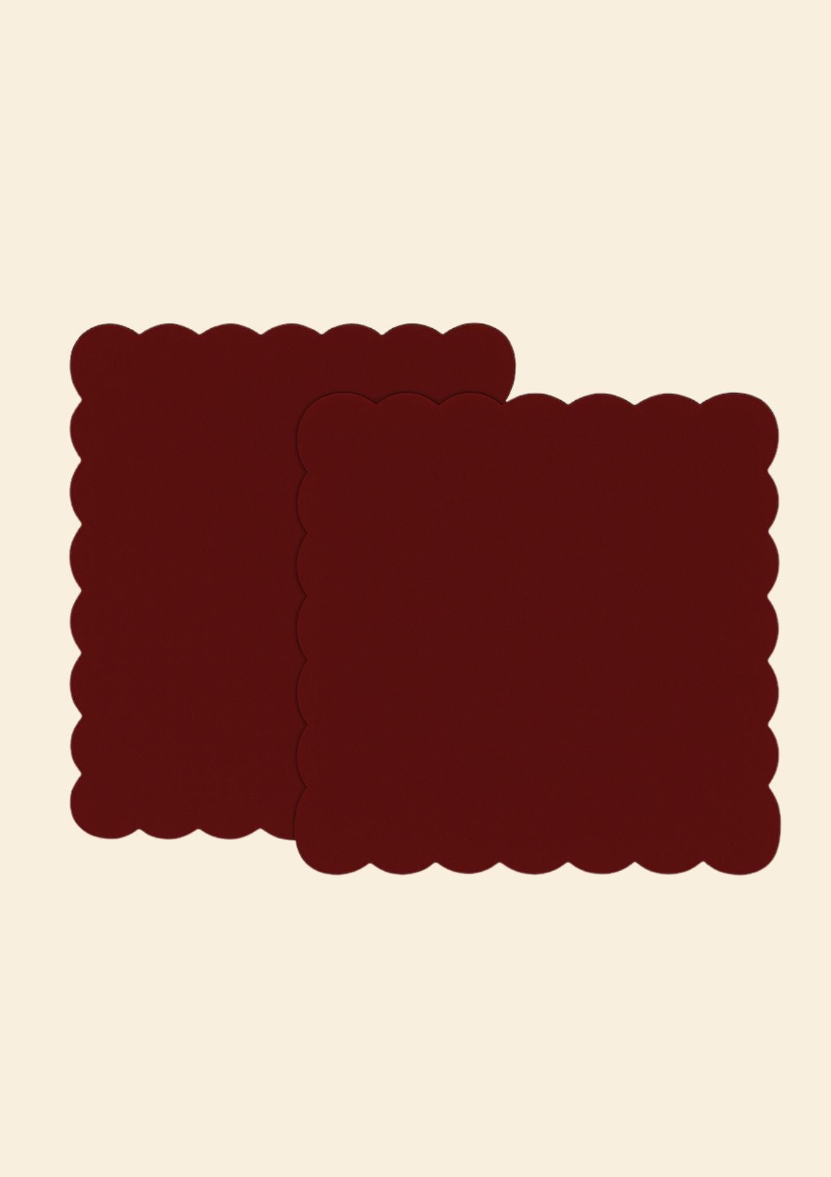 Les serviettes de table festonnées en lin Bordeaux