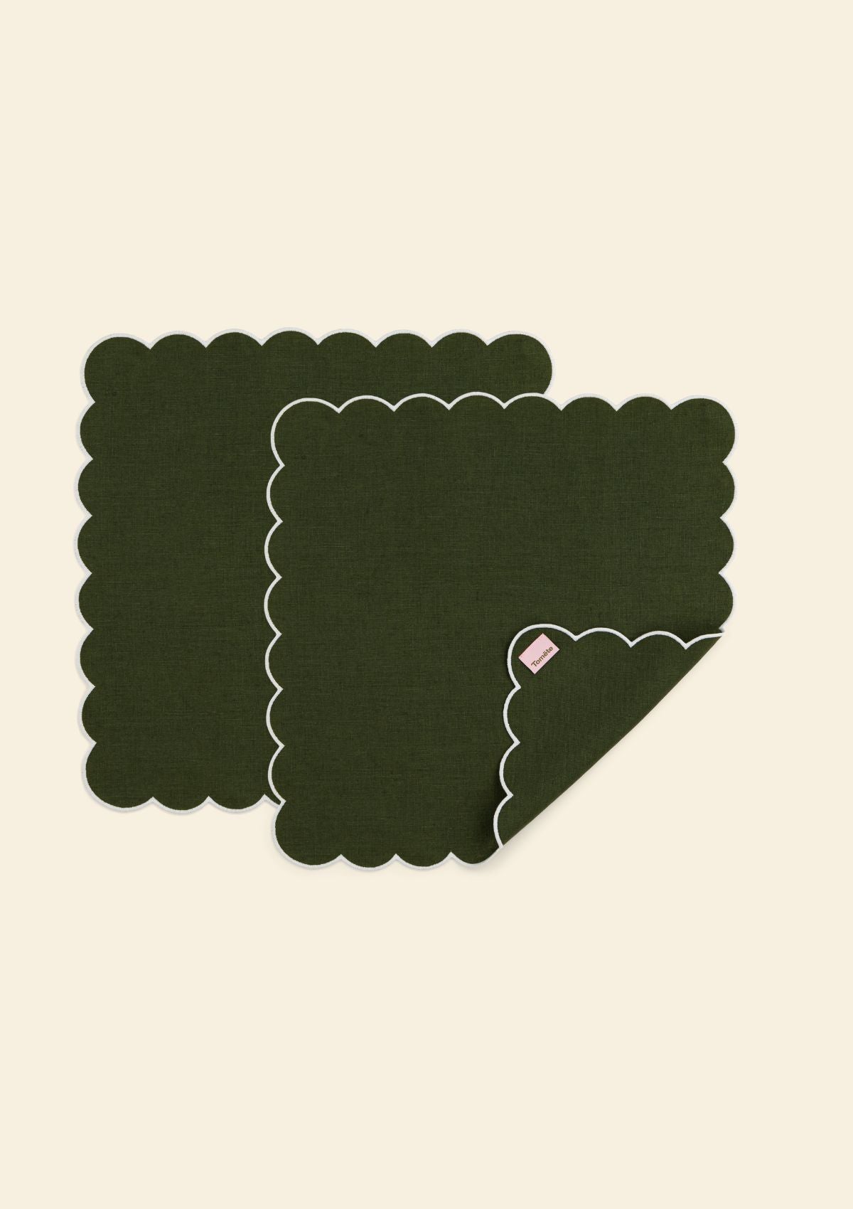 Les serviettes de table festonnées en lin Vert forêt & Blanc (lot de 2)
