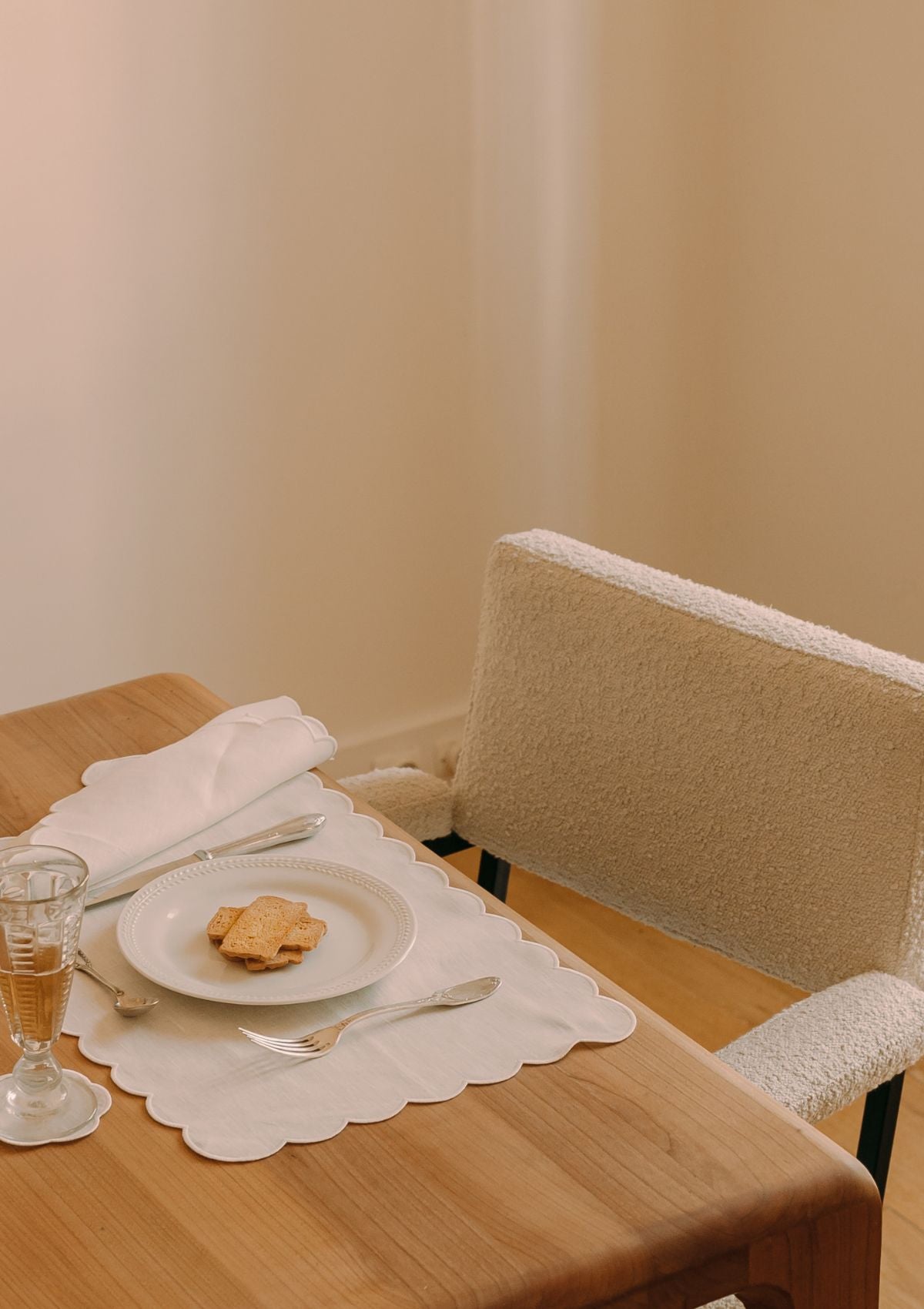 Les sets de table rectangulaires festonnés en lin Blanc (lot de 2)