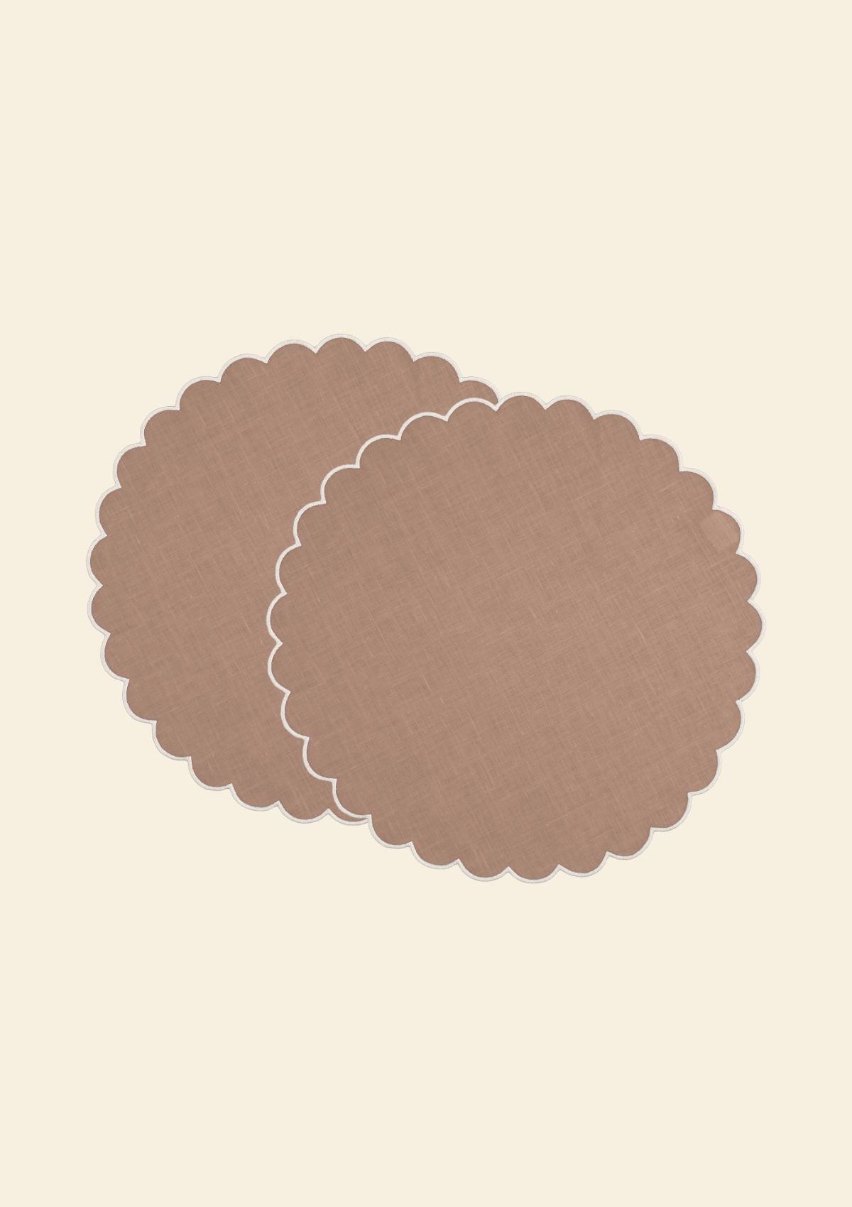 Scalloped round placemats in Powder pink & White linen