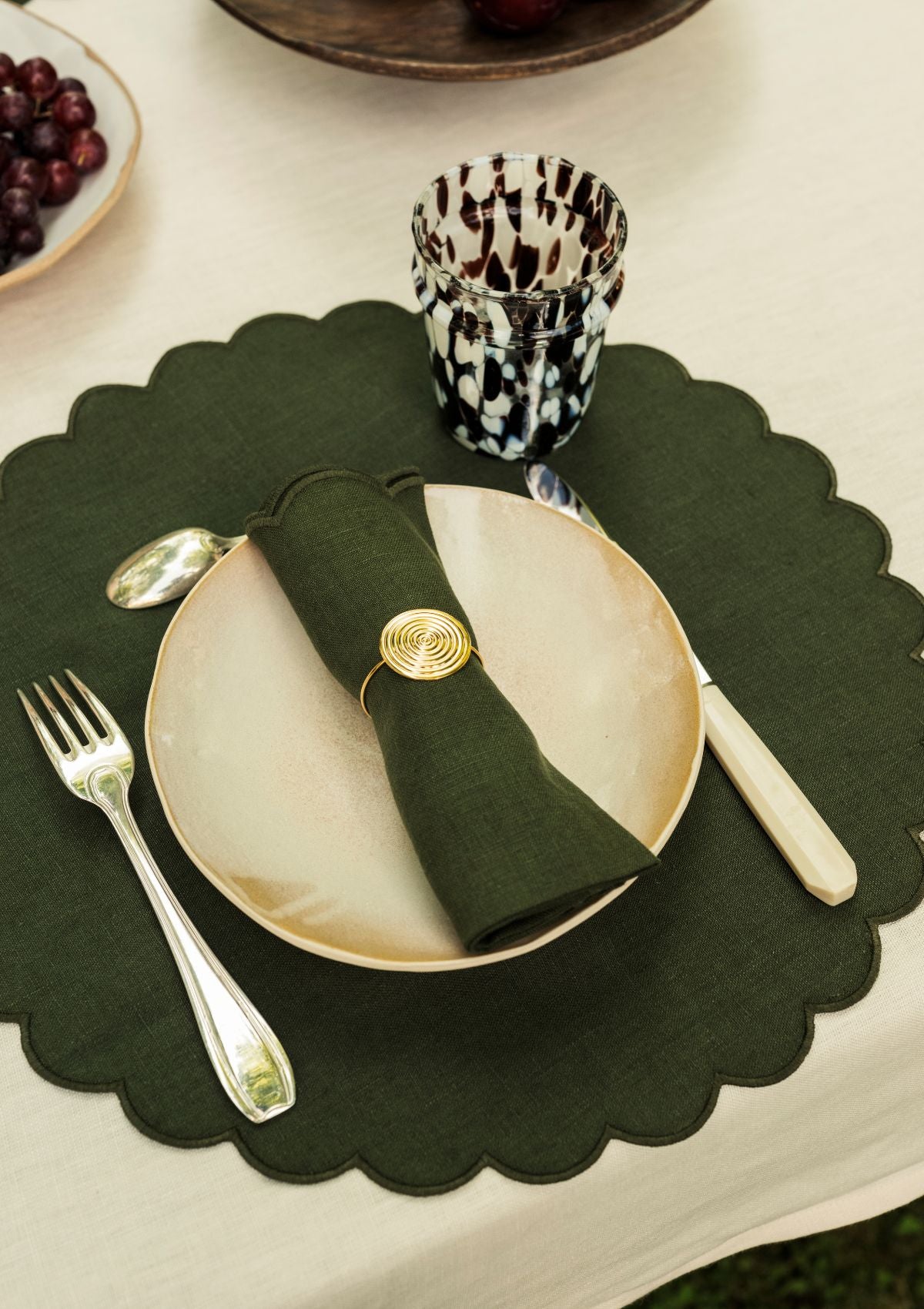 Forest green scalloped round linen placemats (set of 2)