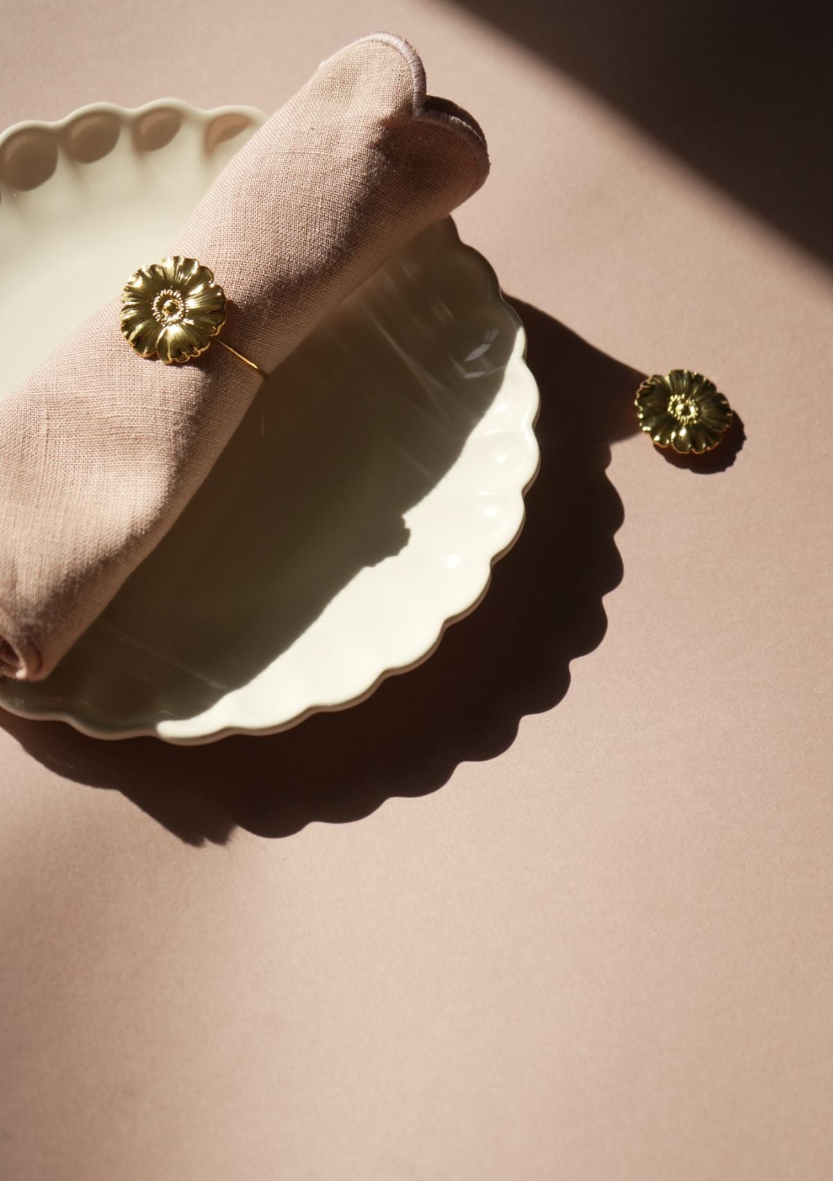 The Bouton d'or gold jewelry knife holder