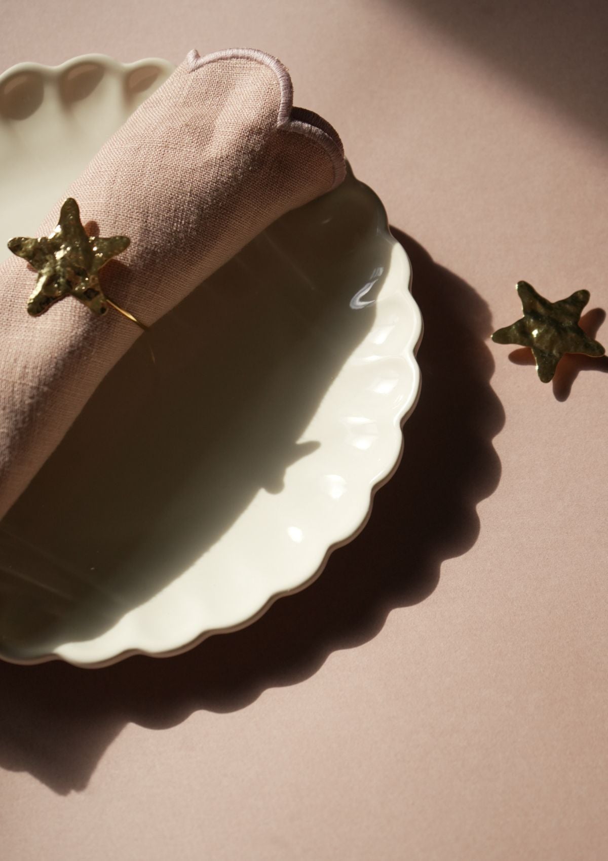 The Spiral gold jewel napkin ring