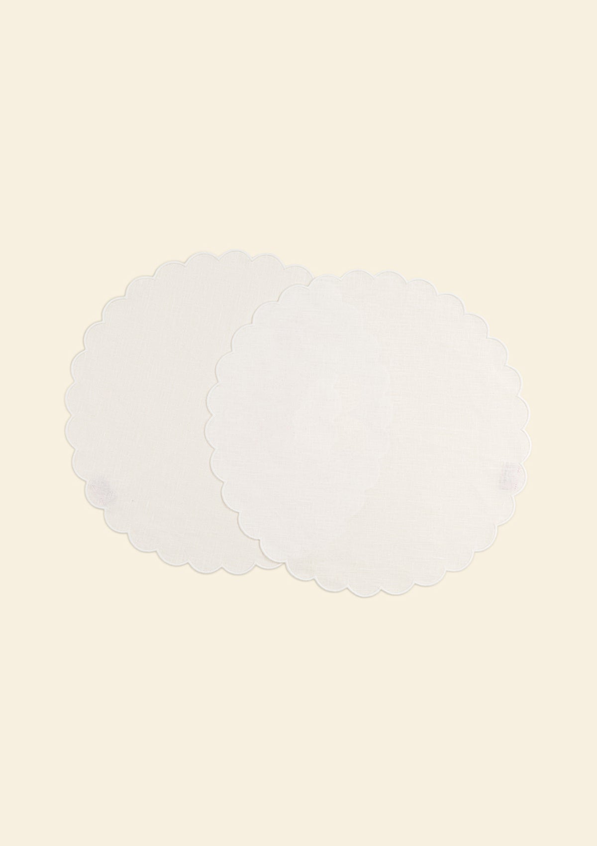 White scalloped round linen placemats (set of 2)