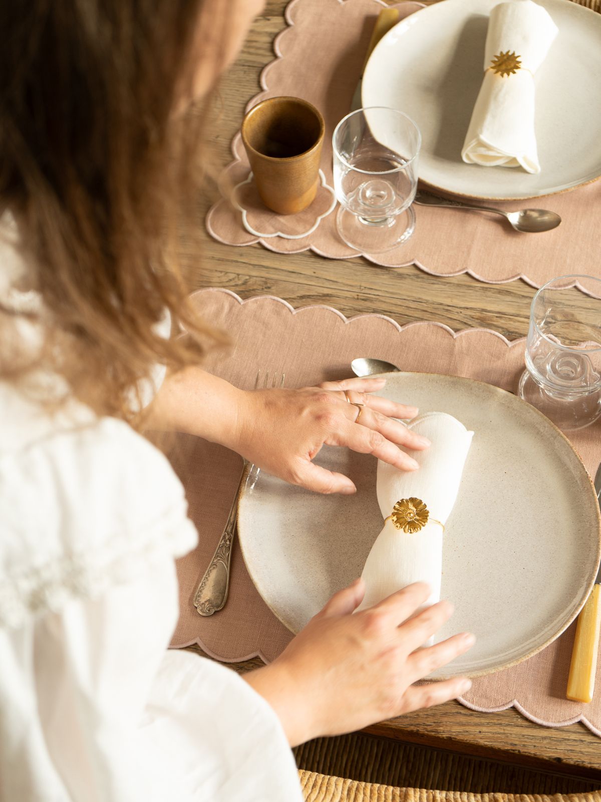 Découvrez le processus de création de nos bijoux de table