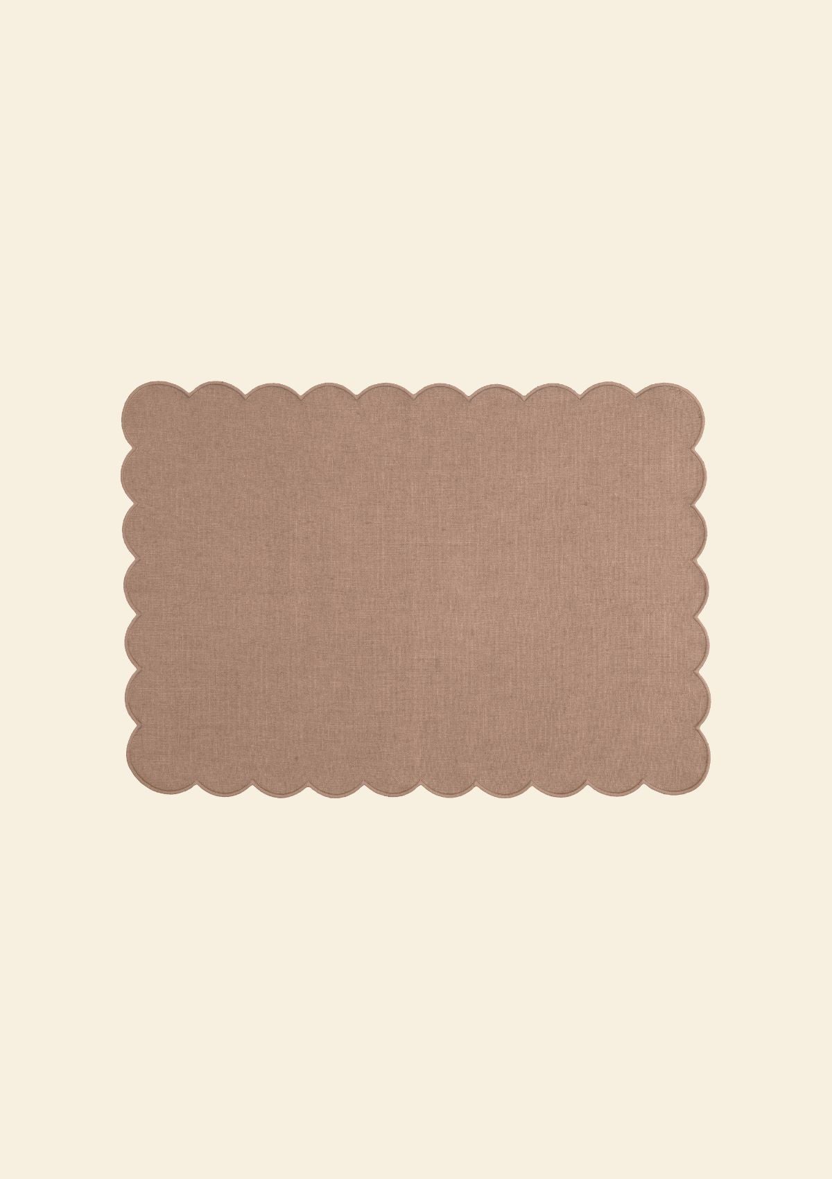 Scalloped rectangular placemats in Powder pink linen