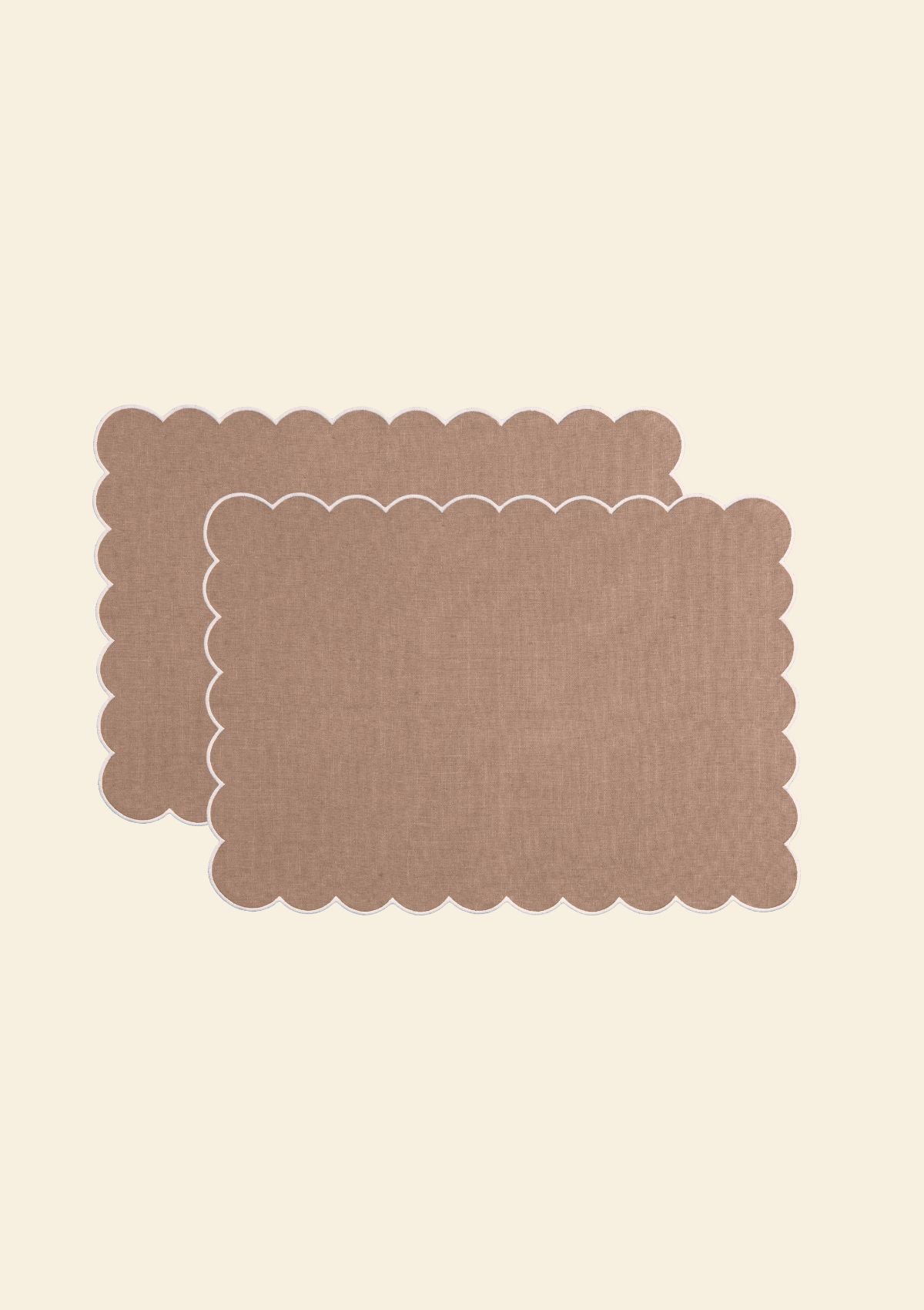 Scalloped rectangular placemats in Powder pink & White linen