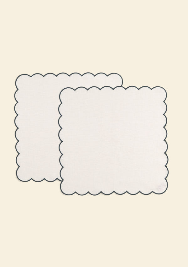 Scalloped two-tone linen napkins White &amp; Slate blue