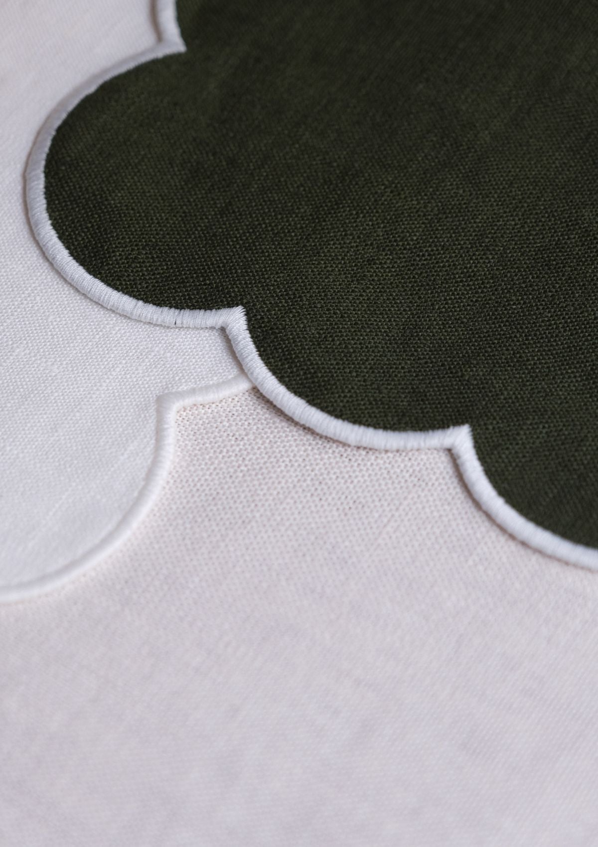 Linen and scalloped napkins (set of 4) Forest Green & White