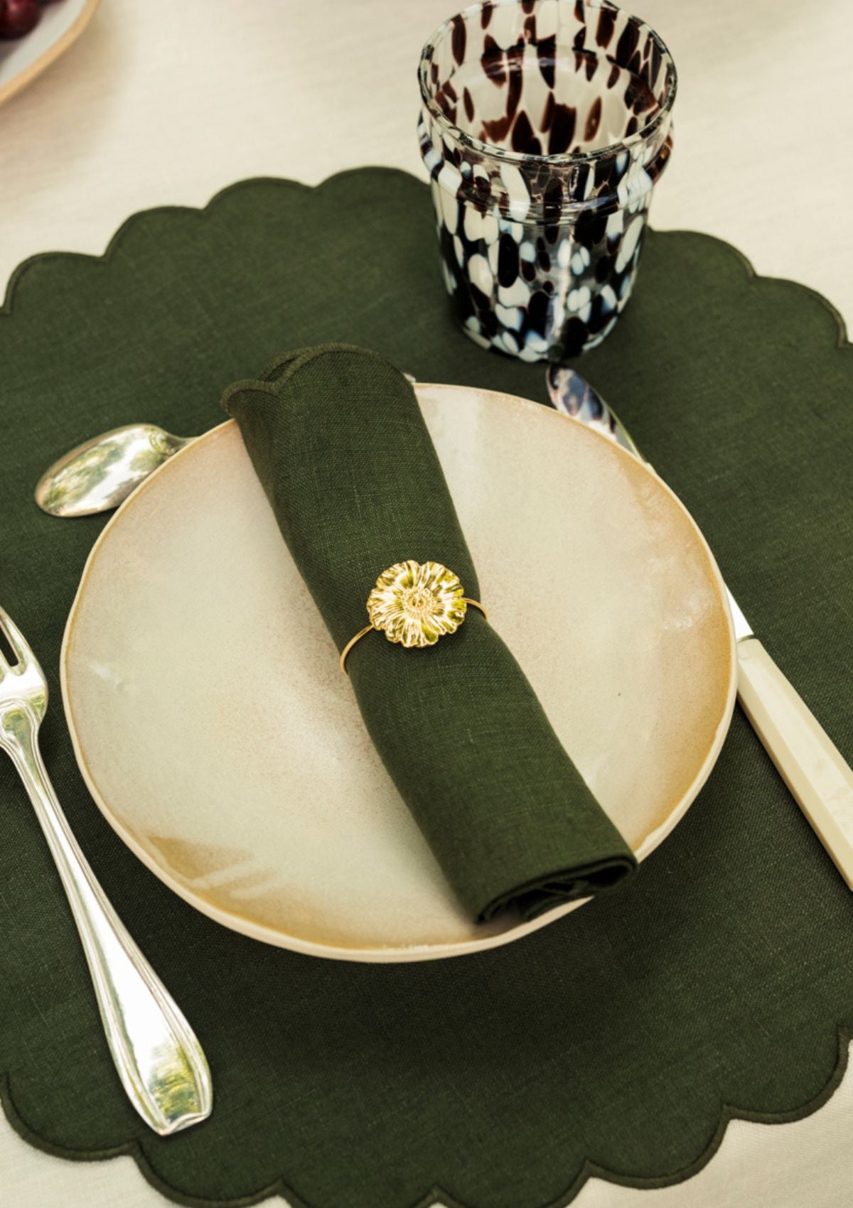 The Buttercup gold jewel napkin ring