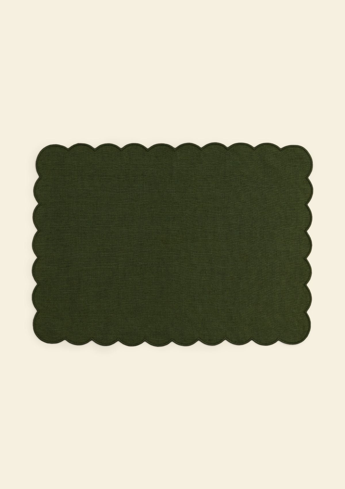 Forest green scalloped rectangular placemats (set of 2)