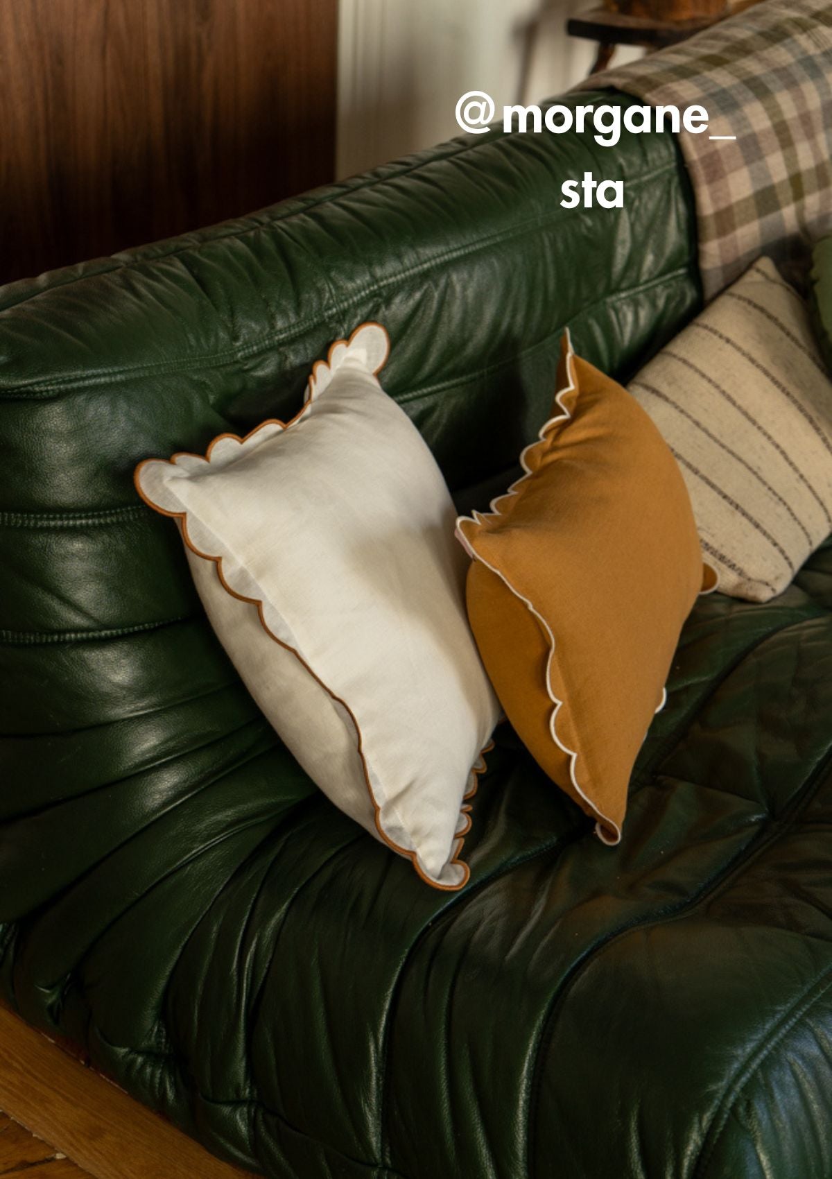 Le coussin rectangulaire en lin festonné Ocre jaune & Blanc