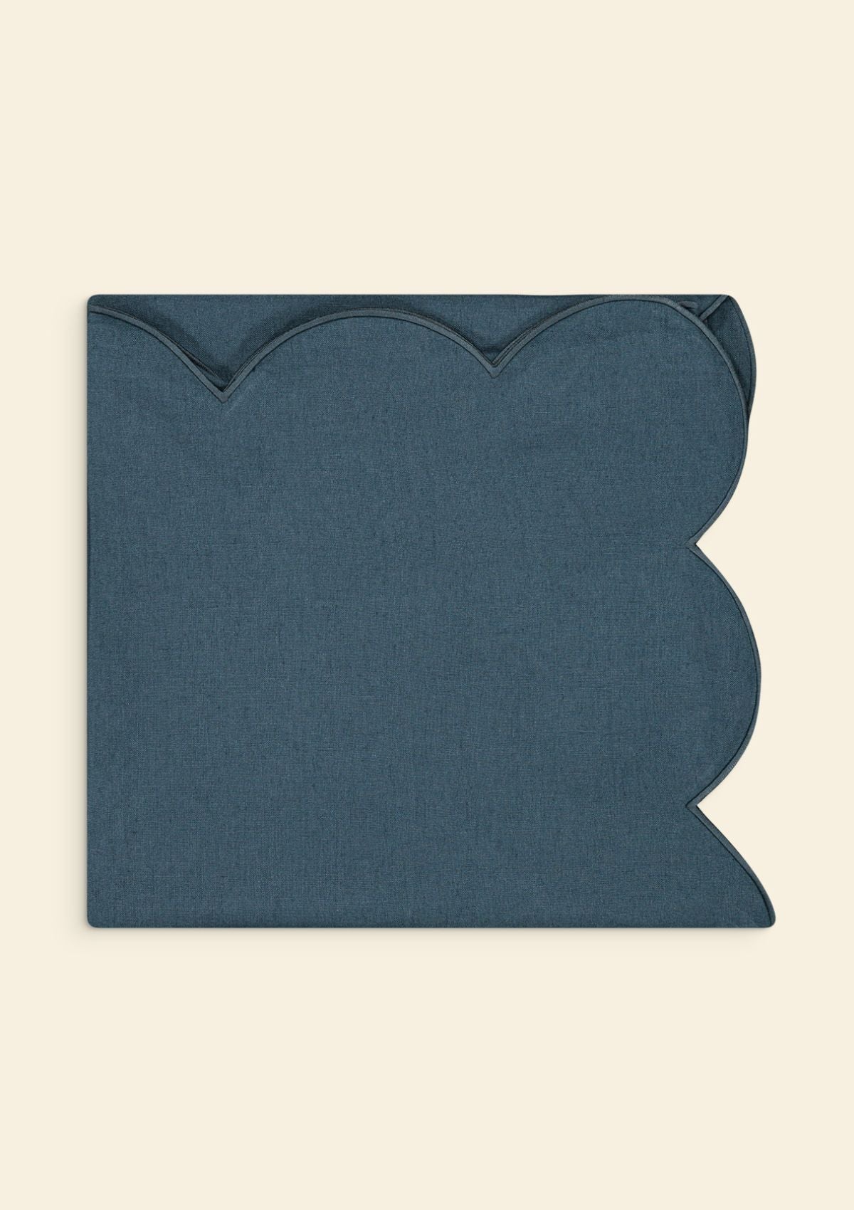 PRÉCOMMANDE | La nappe festonnée en lin Bleu paon
