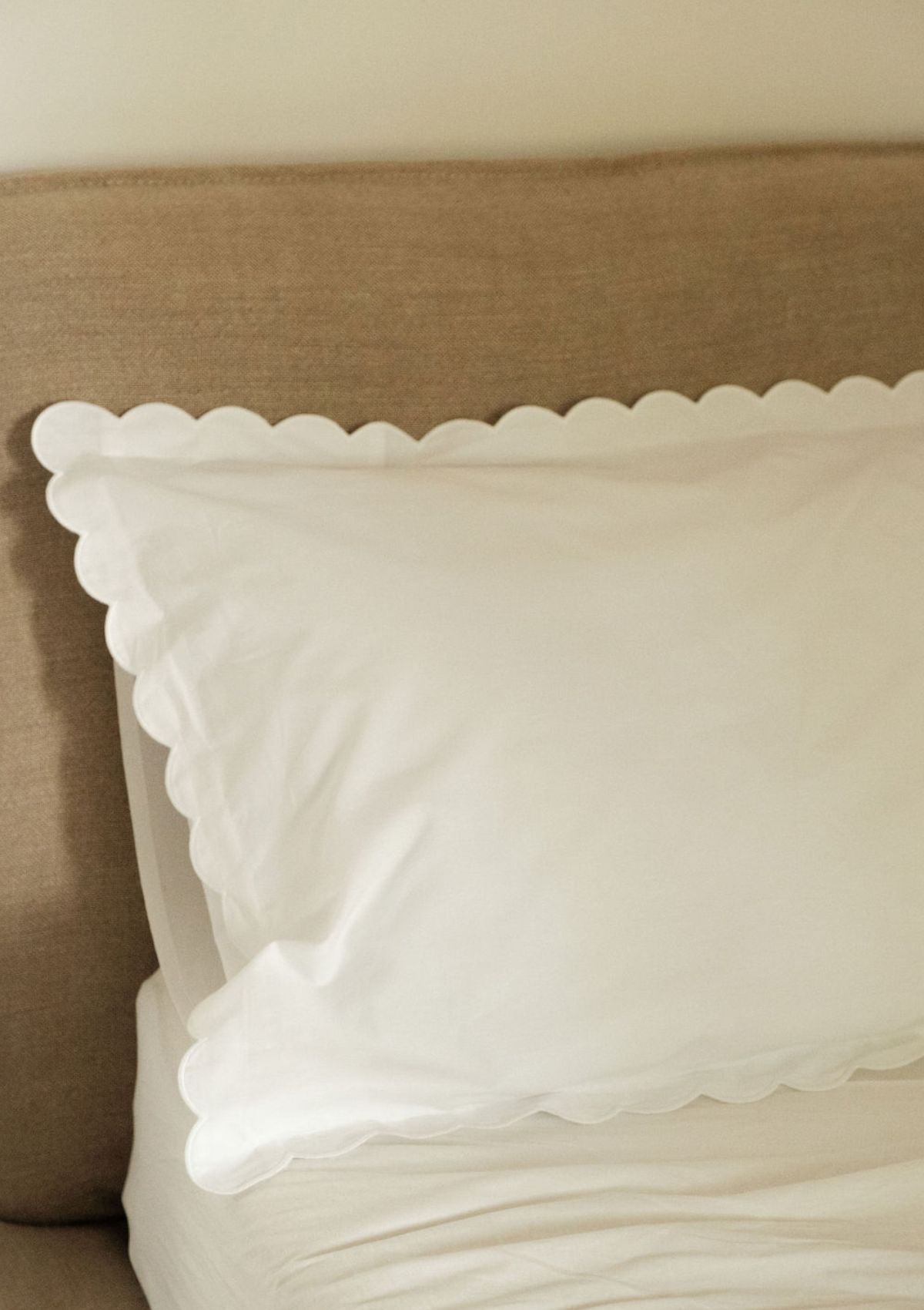 White Cotton Percale Scalloped Pillowcases (Set of 2)