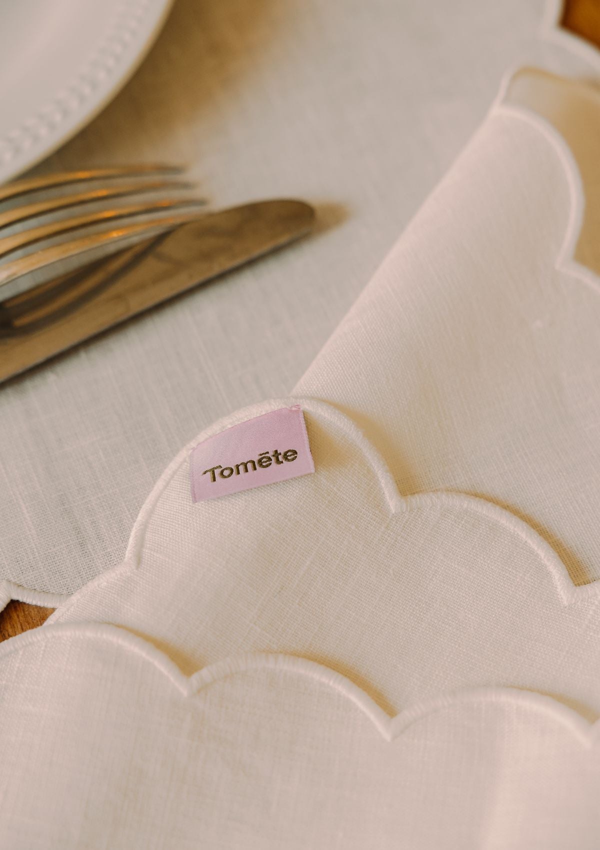 PRÉCOMMANDE - Les serviettes de table festonnées en lin Blanc (lot de 2)
