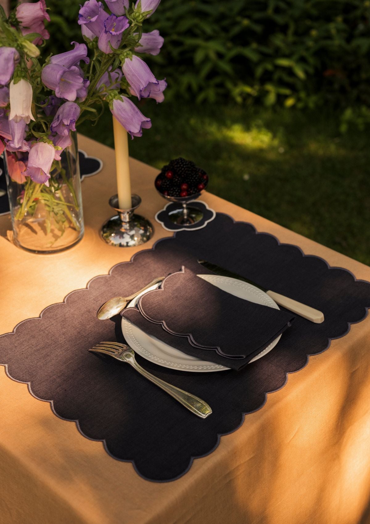 Les sets de table rectangulaires festonnés en lin Bleu ardoise (lot de 2)