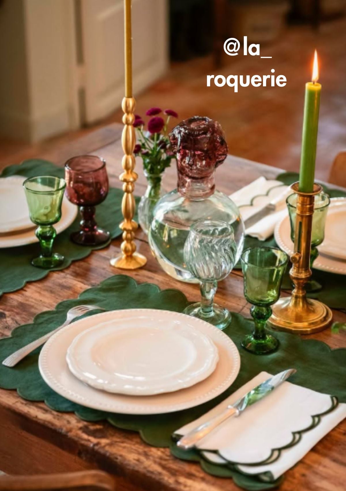 Les serviettes de table festonnées en lin Blanc & Vert forêt (lot de 2)