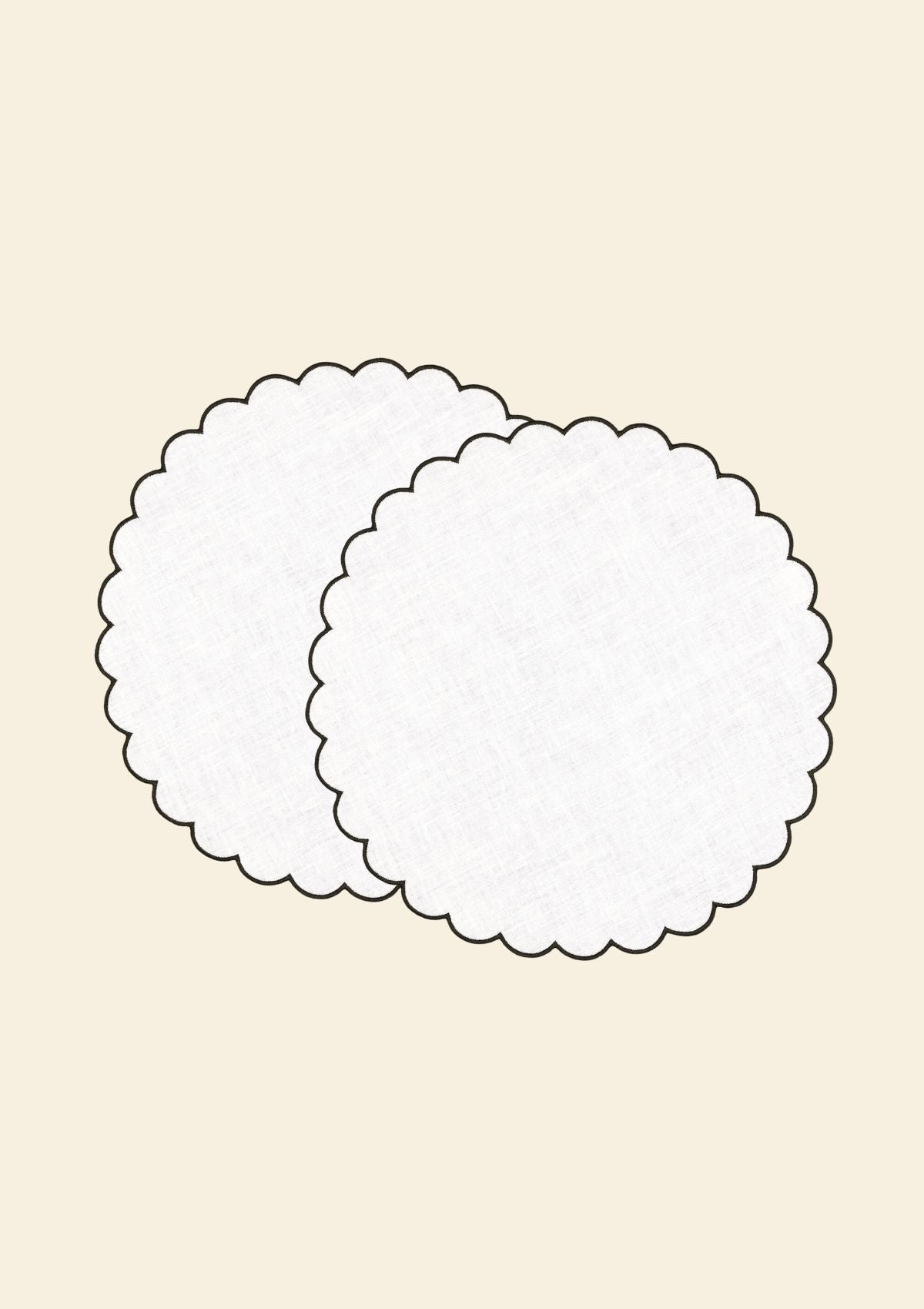 Les sets de table ronds festonnés en lin Blanc & Bleu ardoise (lot de 2)