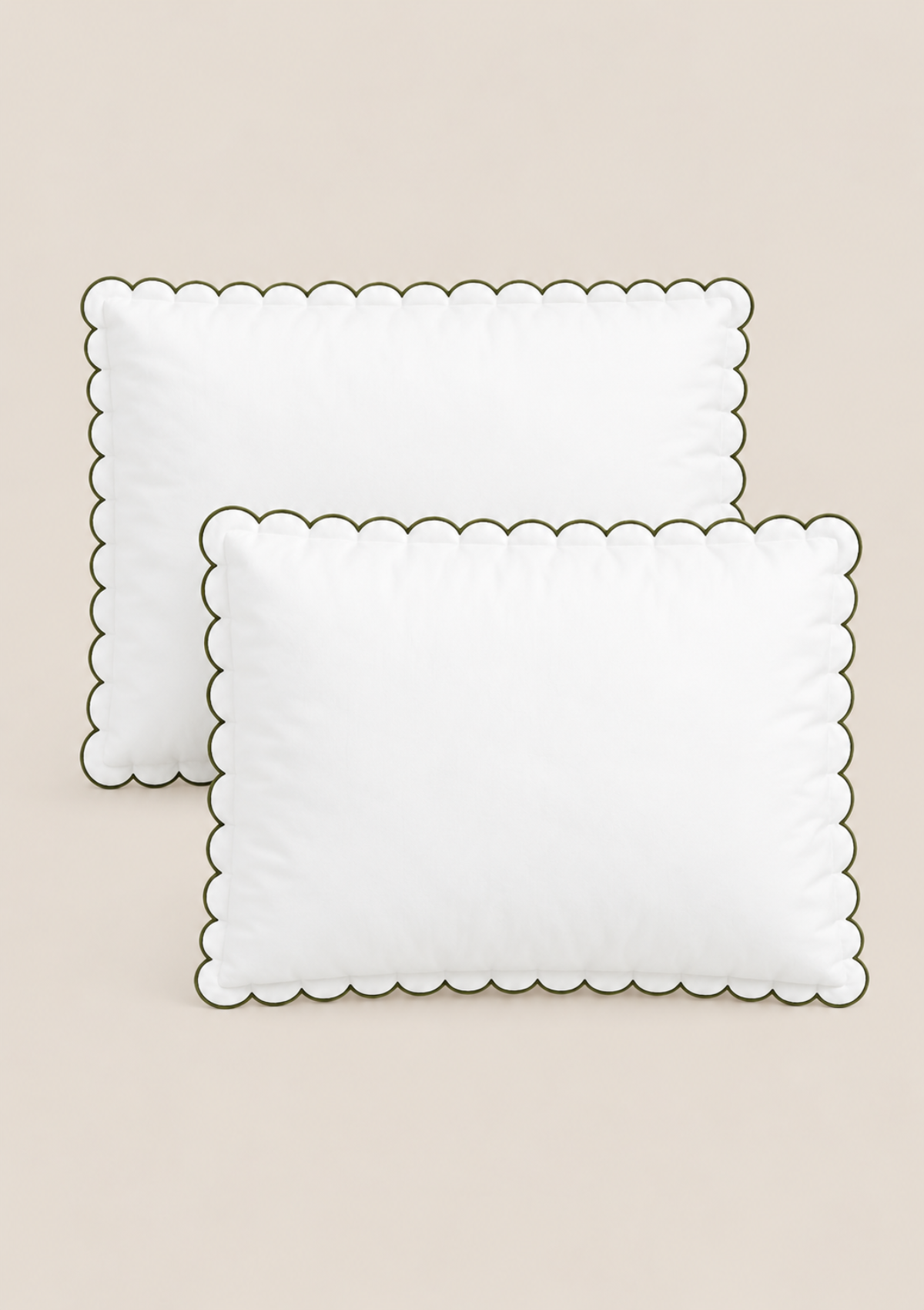 Les taies d'oreiller festonnées en percale de coton blanc & vert forêt (lot de 2)