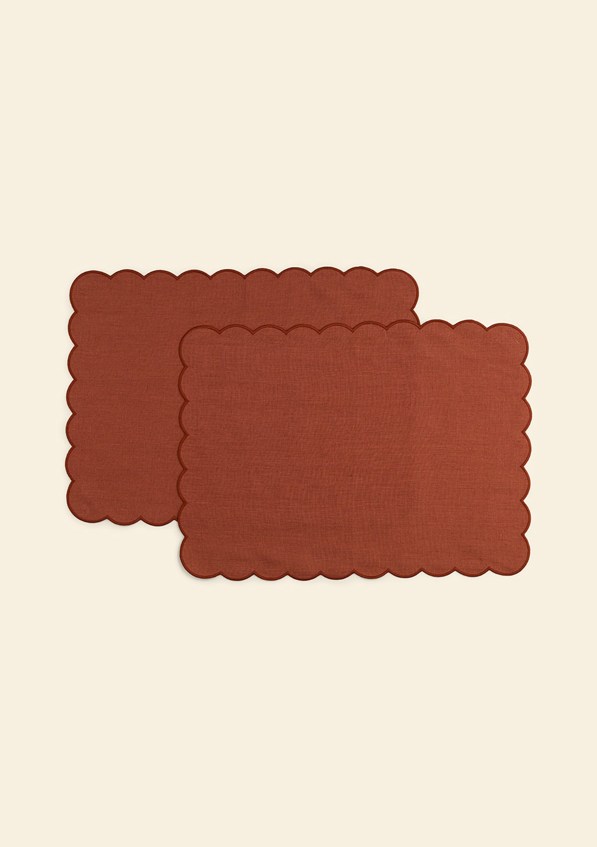 Rectangular linen and scalloped placemats (set of 2) Red ocher