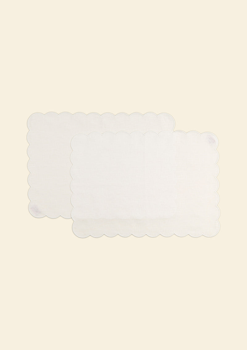 L'ensemble de 2 sets de table rectangulaires festonnés en lin Blanc
