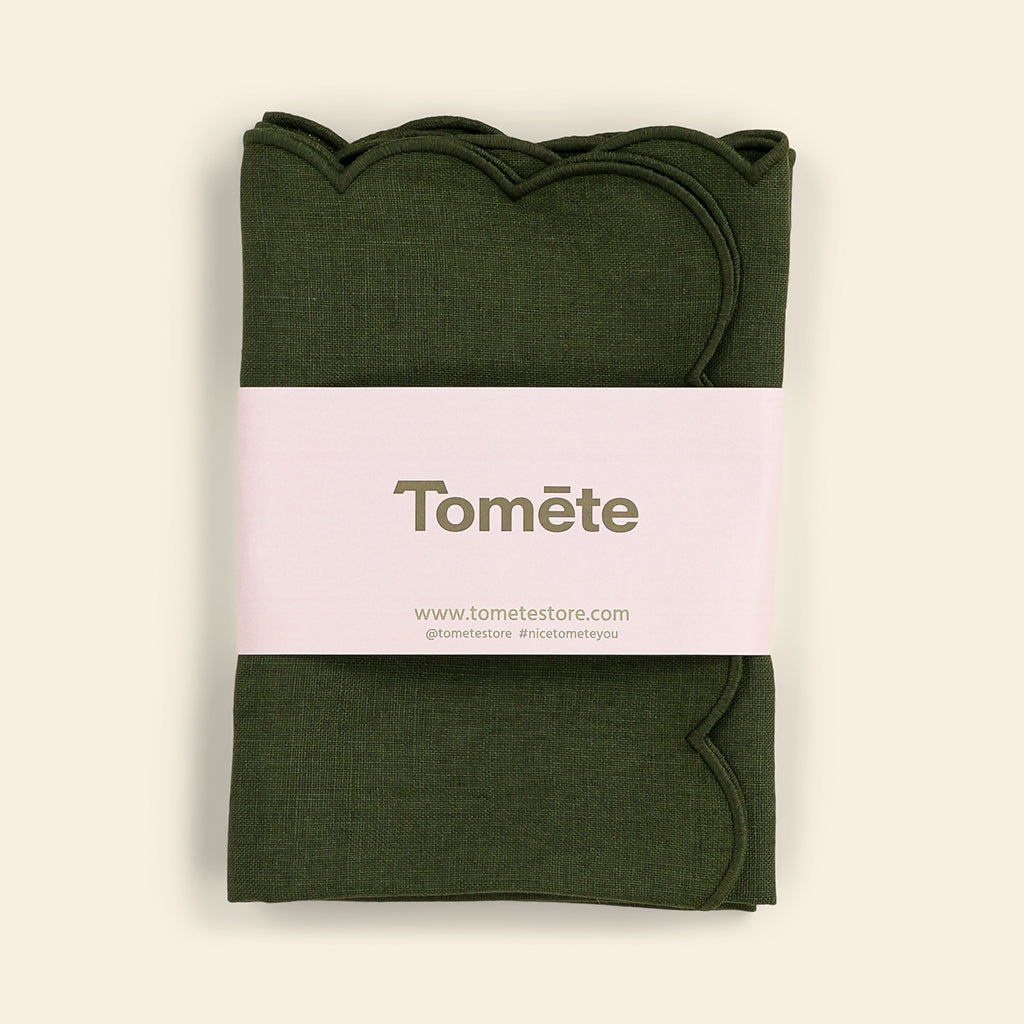 Forest green scalloped linen napkins (set of 2)