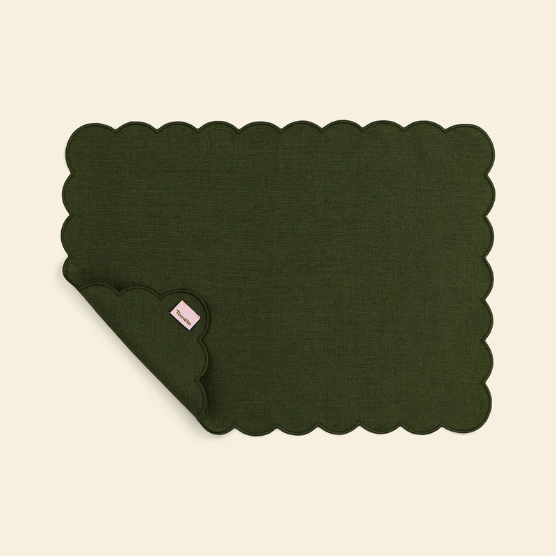 Rectangular linen and scalloped placemats (set of 2) Forest green