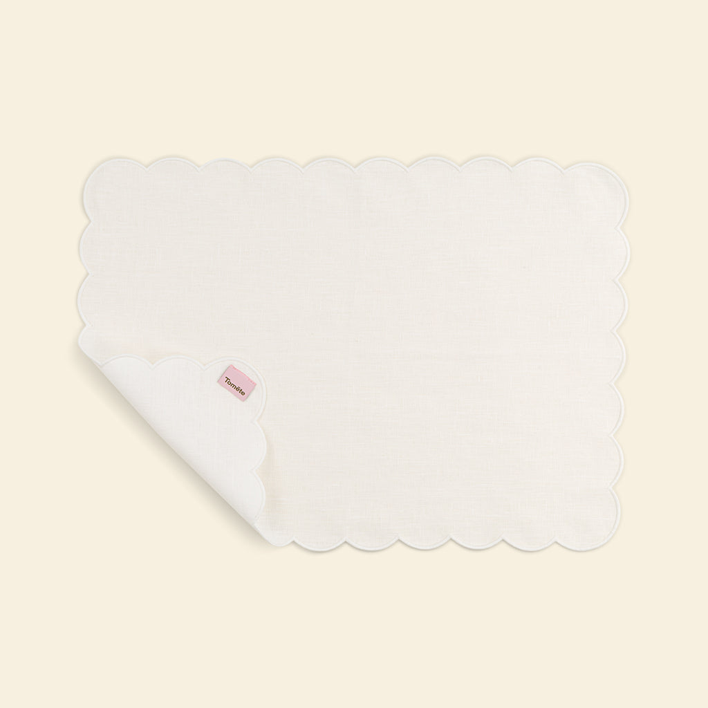 Scalloped rectangular placemats in White linen