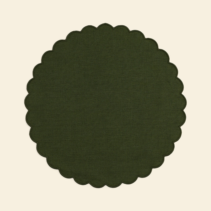 Round linen and scalloped placemats (set of 2) Forest green